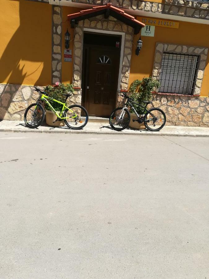 Hostal Cañamares Exteriér fotografie